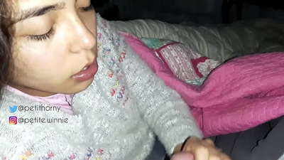 LENYELEM A FÉRJEM ÖSSZES FELGYÜLEMLETT TEJÉT - MEGMUTATOM A NYELVEMET A SPERMÁVAL